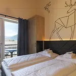 24 By Avenida - Mountain *