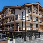 24 By Avenida - Mountain *