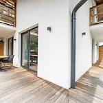 24 By Avenida - Mountain