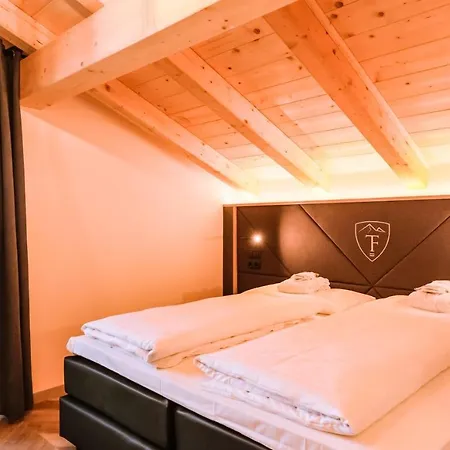 24 باي أفينيدا، ماونتن هوتل شقة