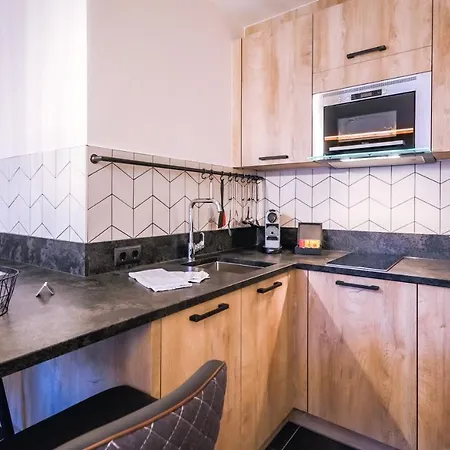 24 By Avenida - Mountain *