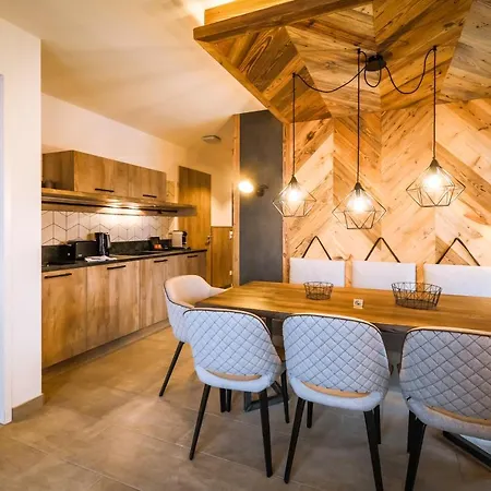 24 By Avenida - Mountain Apartment *
