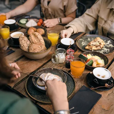 24 باي أفينيدا، ماونتن هوتل شقة *