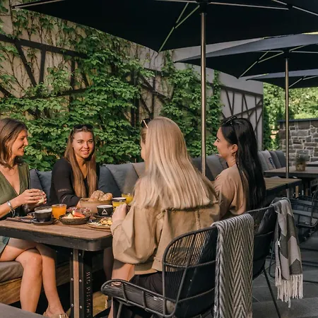 24 باي أفينيدا، ماونتن هوتل شقة كابرون