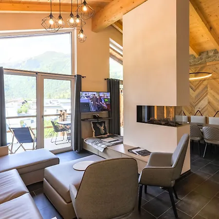 24 باي أفينيدا، ماونتن هوتل كابرون