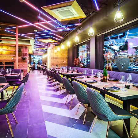 24 باي أفينيدا، ماونتن هوتل شقة كابرون