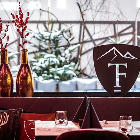 شقة 24 باي أفينيدا، ماونتن هوتل كابرون