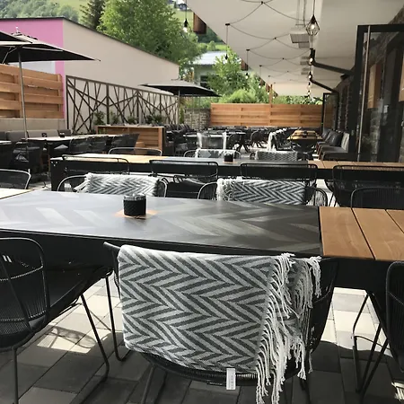 24 باي أفينيدا، ماونتن هوتل شقة كابرون