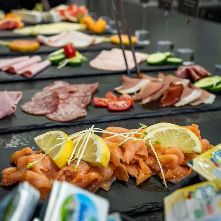 24 By Avenida - Mountain *