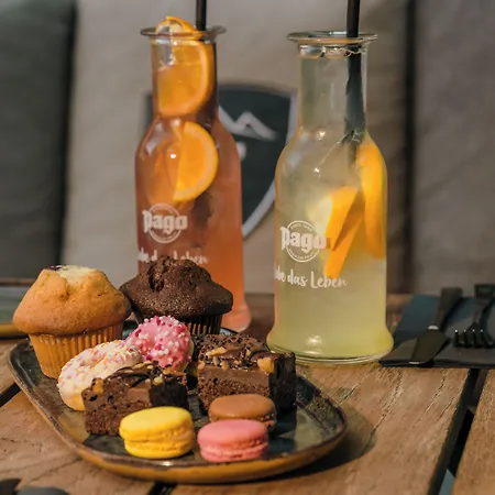 24 باي أفينيدا، ماونتن هوتل كابرون