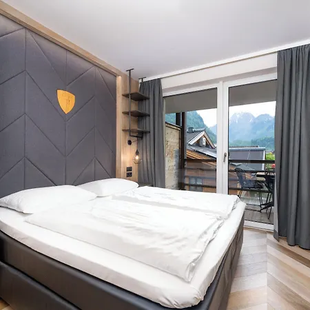 24 By Avenida - Mountain *