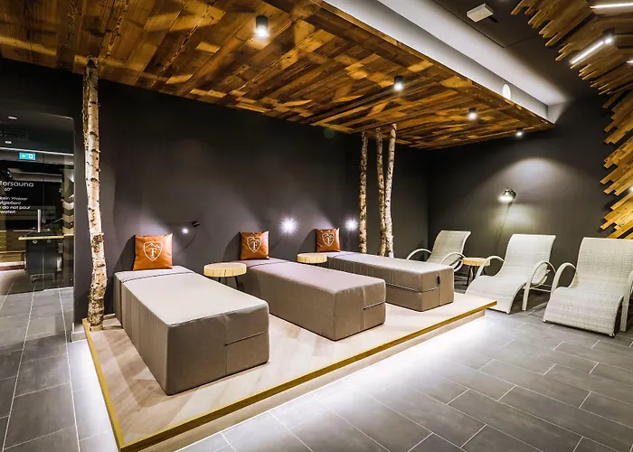 24 By Avenida - Mountain